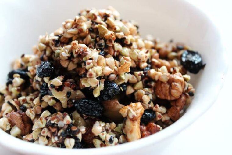 Buckwheat with the addition of dried apricots and prunes - a food option in the buckwheat diet menu